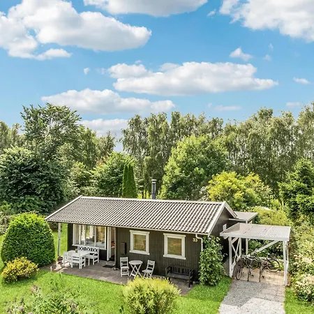 Holiday home Stunning In With Kitchen *