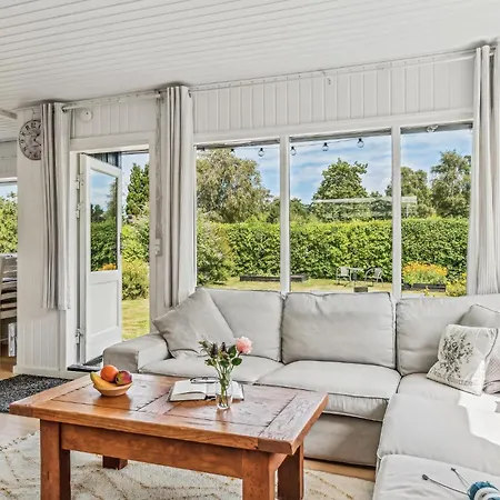 2 Bedroom Amazing In Melby
